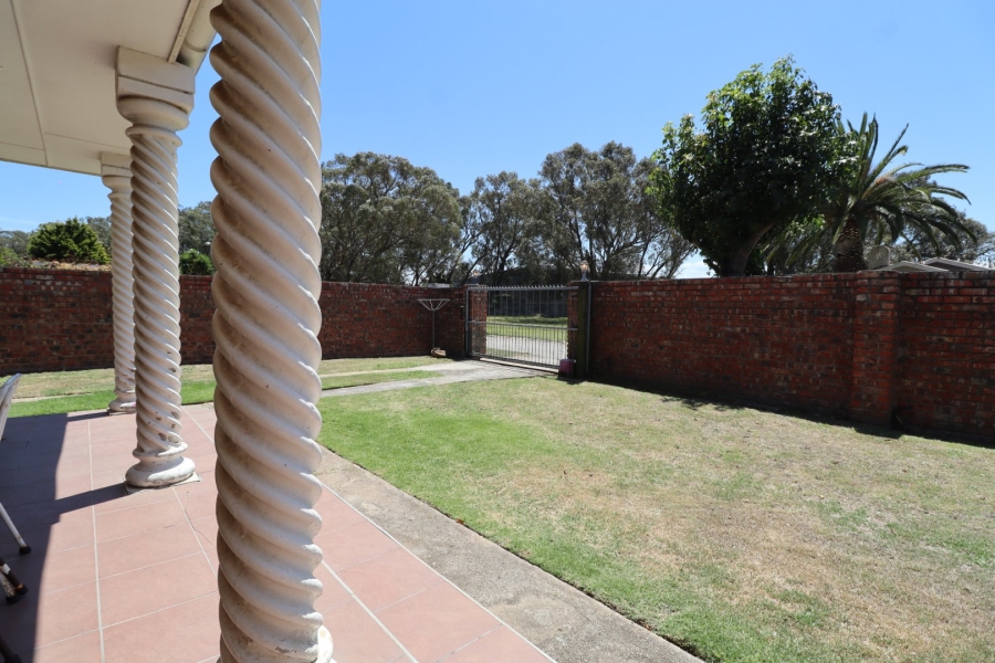 3 Bedroom Property for Sale in Kabega Park Eastern Cape